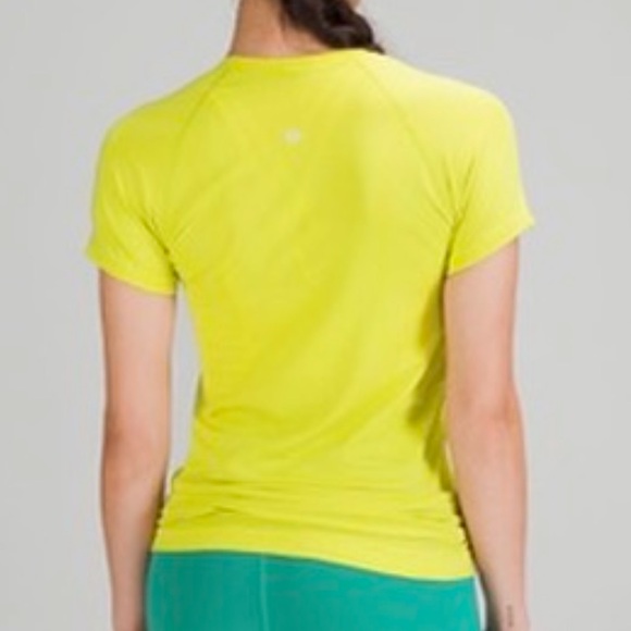 Lululemon Swiftly Tech Short Sleeve 2.0 - Yellow Serpentine - Size 6 - Picture 3 of 3